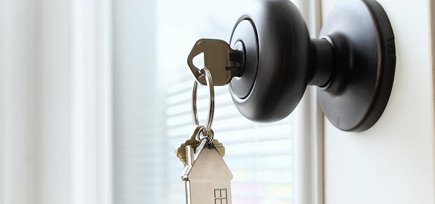 Bifold Door Knob Replacement in Duarte, California