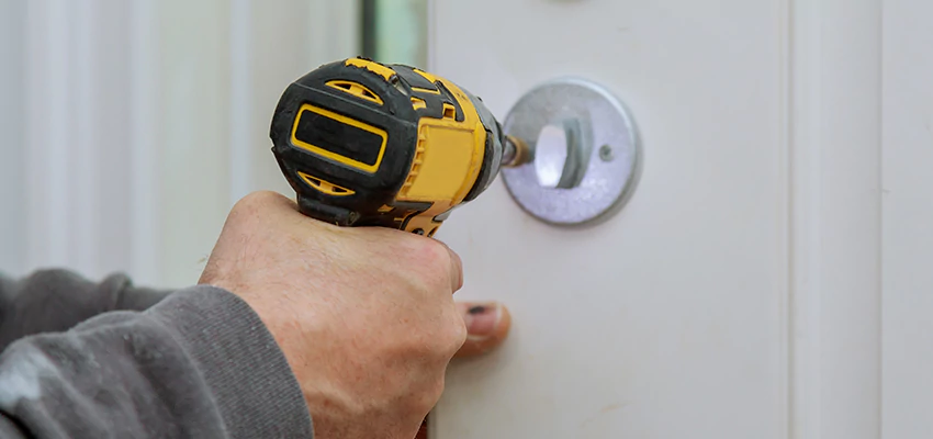 Street Locksmith For Smart Lock Repair in Duarte, CA